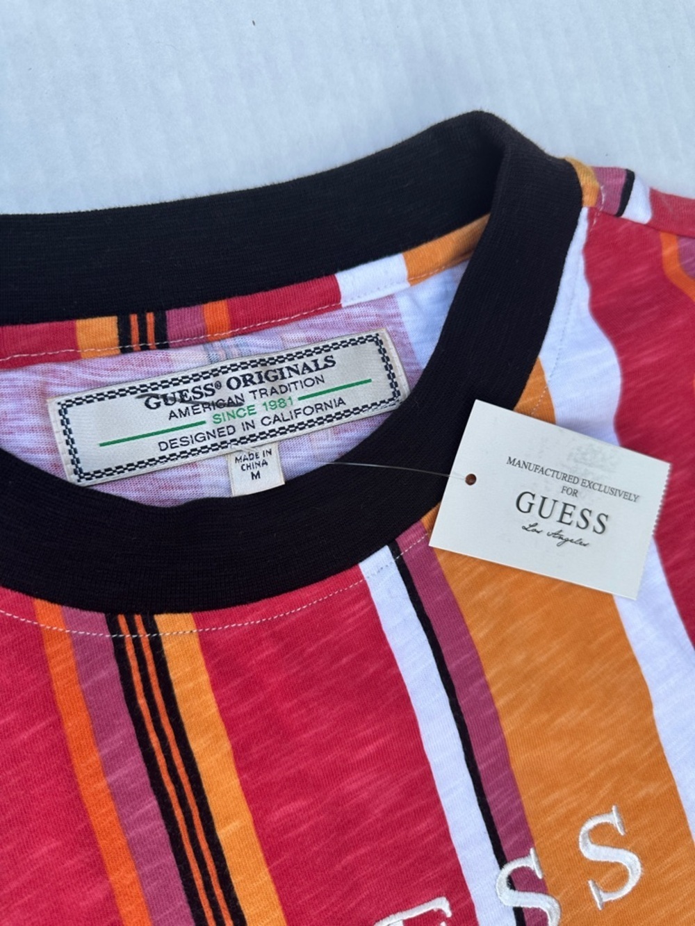 New GUESS ORIGINALS Men’s Red, Yellow & White Striped Logo Tee with Black Trim - Picture 5 of 8